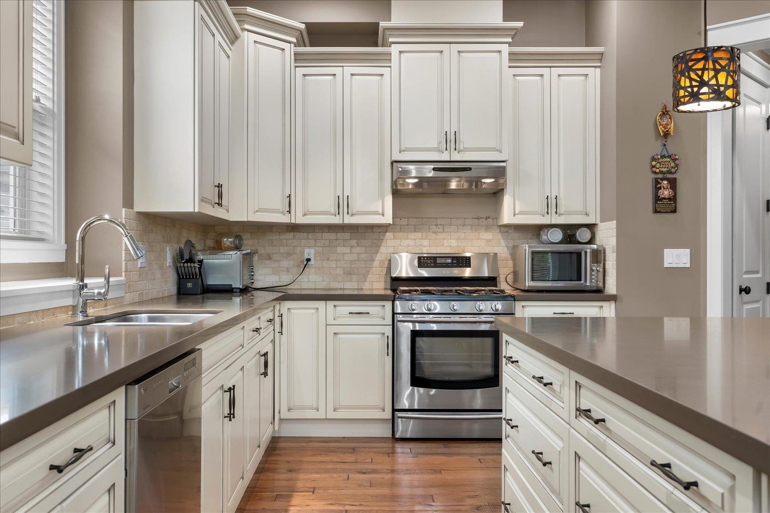 2203 RIESLING DRIVE, Abbotsford