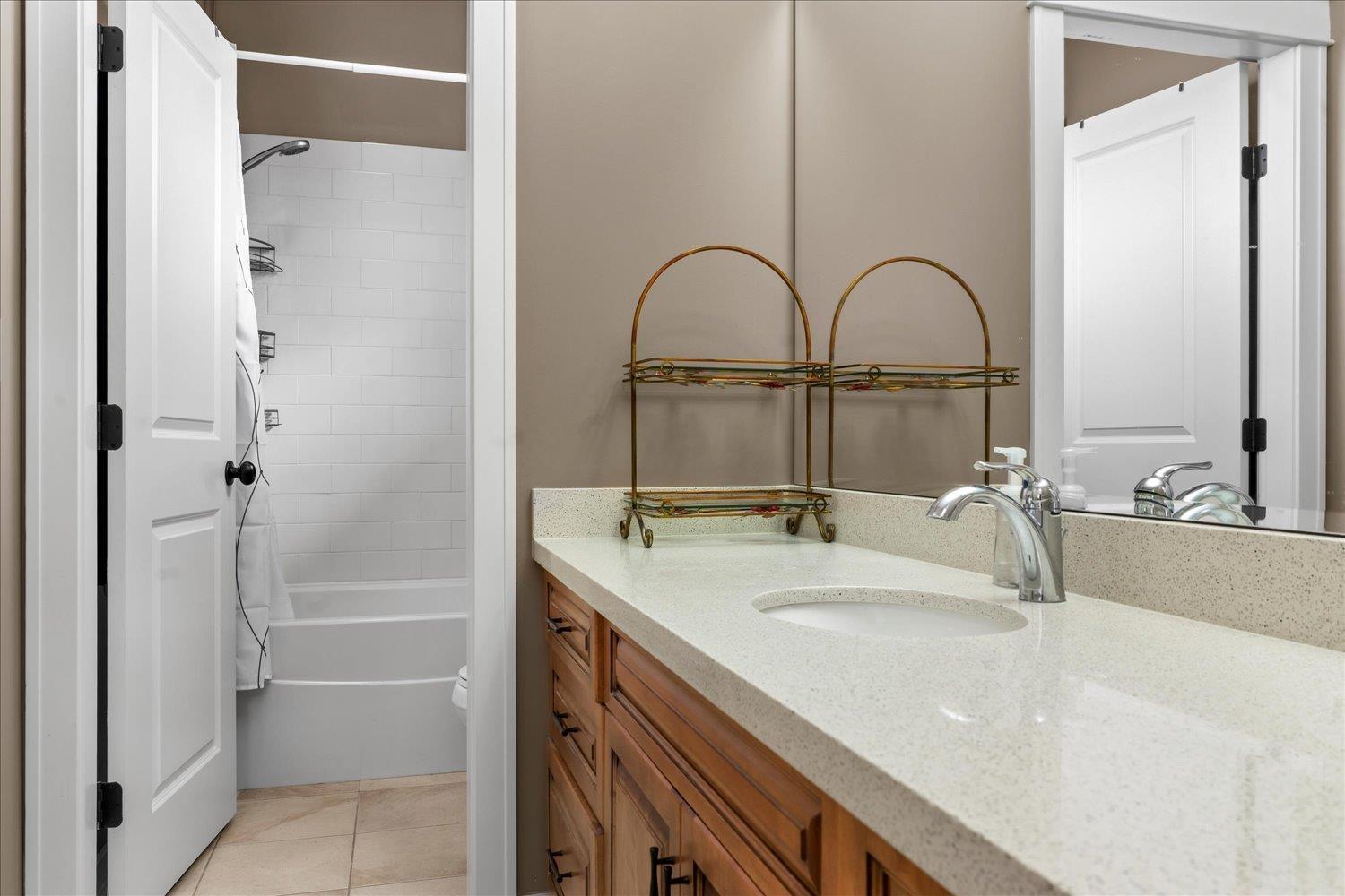 2203 RIESLING DRIVE, Abbotsford