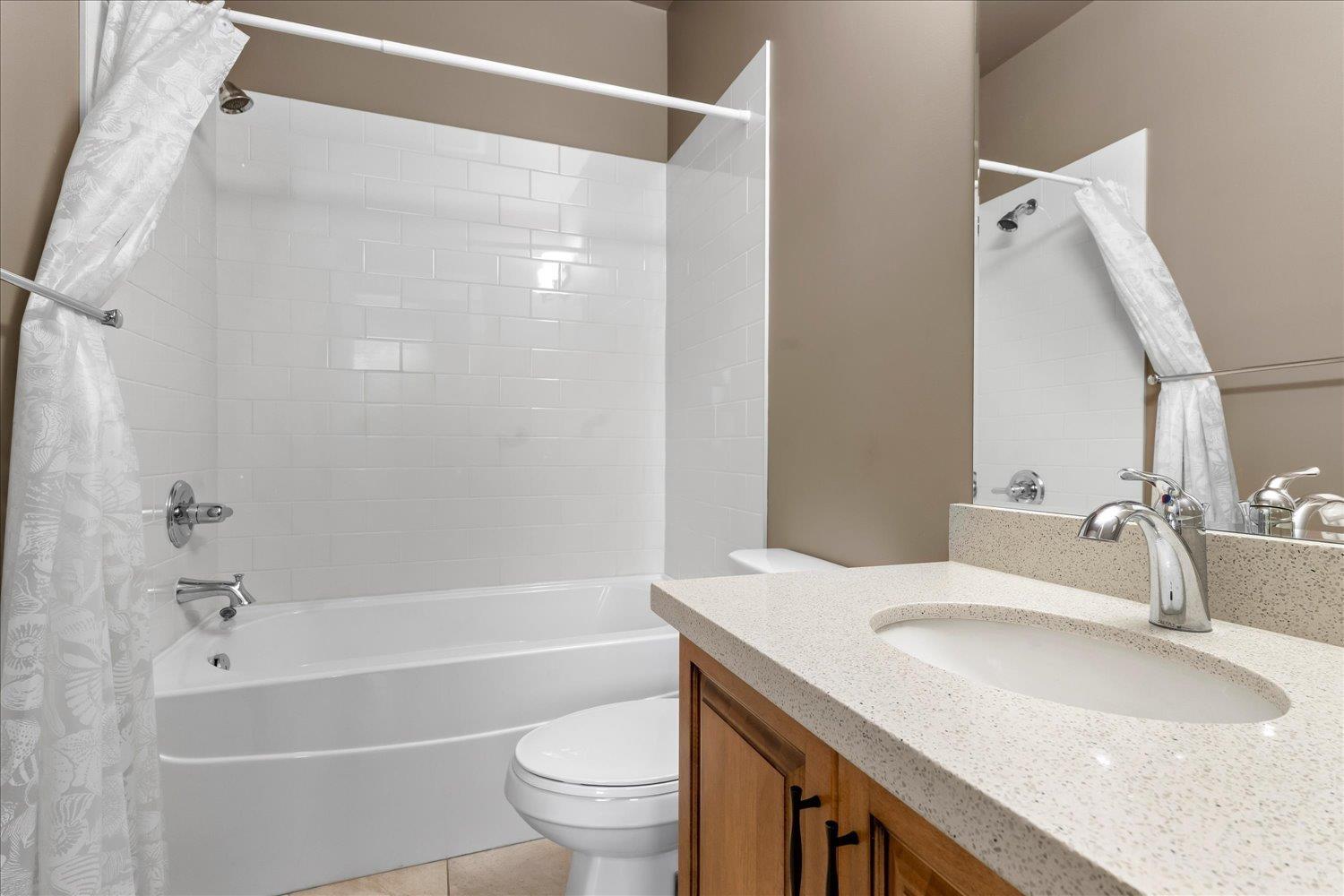 2203 RIESLING DRIVE, Abbotsford