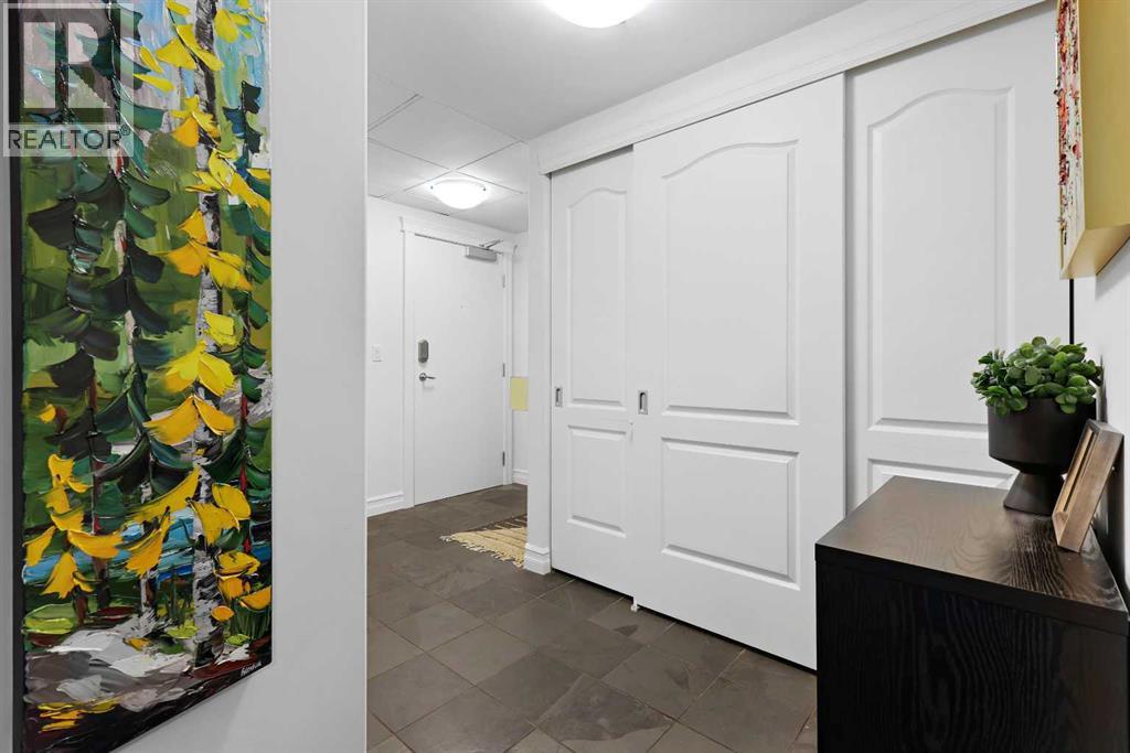 305, 836 15 Avenue SW, Calgary, Alberta