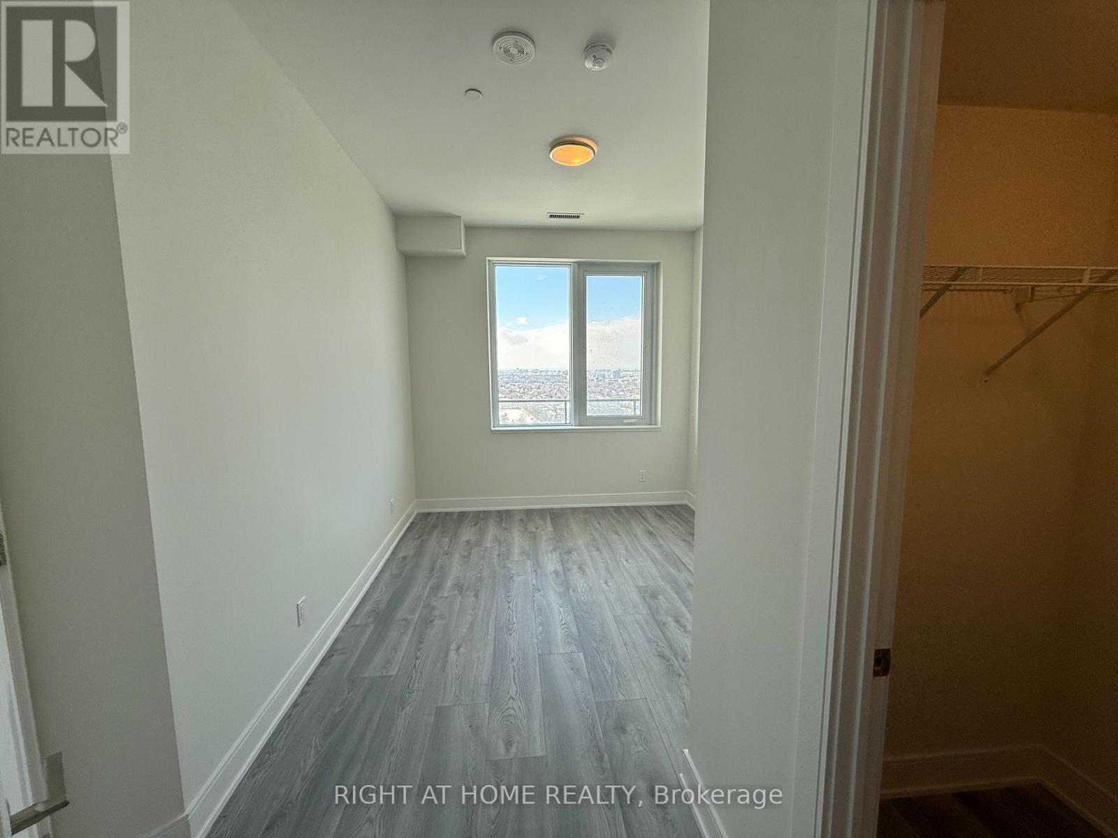 #PH03 15 ELLERSLIE AVENUE - 11