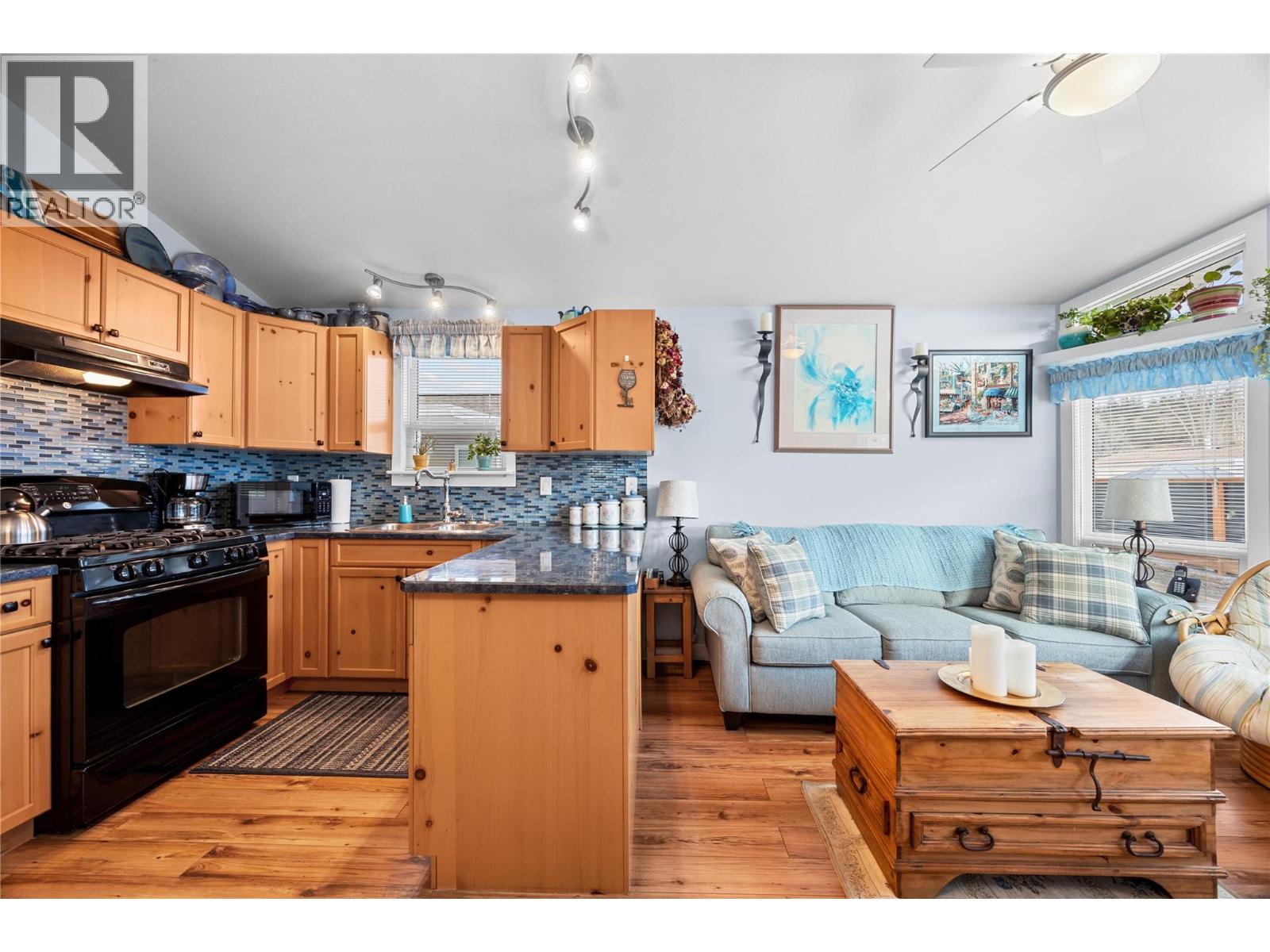#313 415 Commonwealth Road - 7