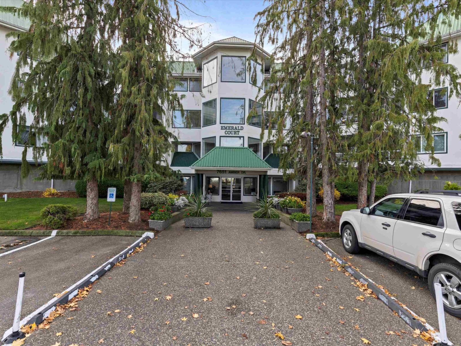 210 7651 AMBER DRIVE, Sardis West Vedder, Chilliwack