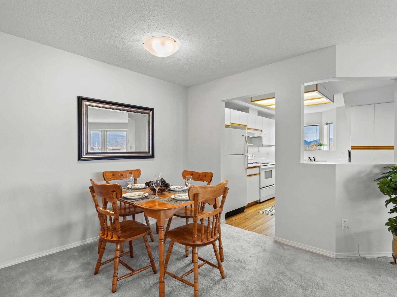 210 7651 AMBER DRIVE, Sardis West Vedder, Chilliwack