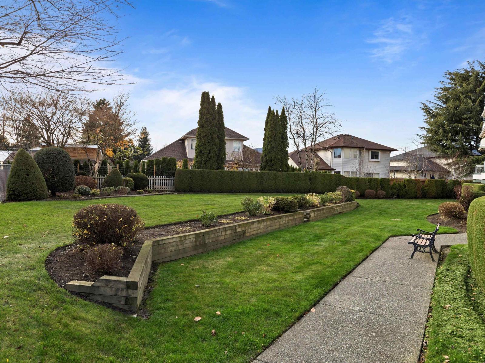 210 7651 AMBER DRIVE, Sardis West Vedder, Chilliwack