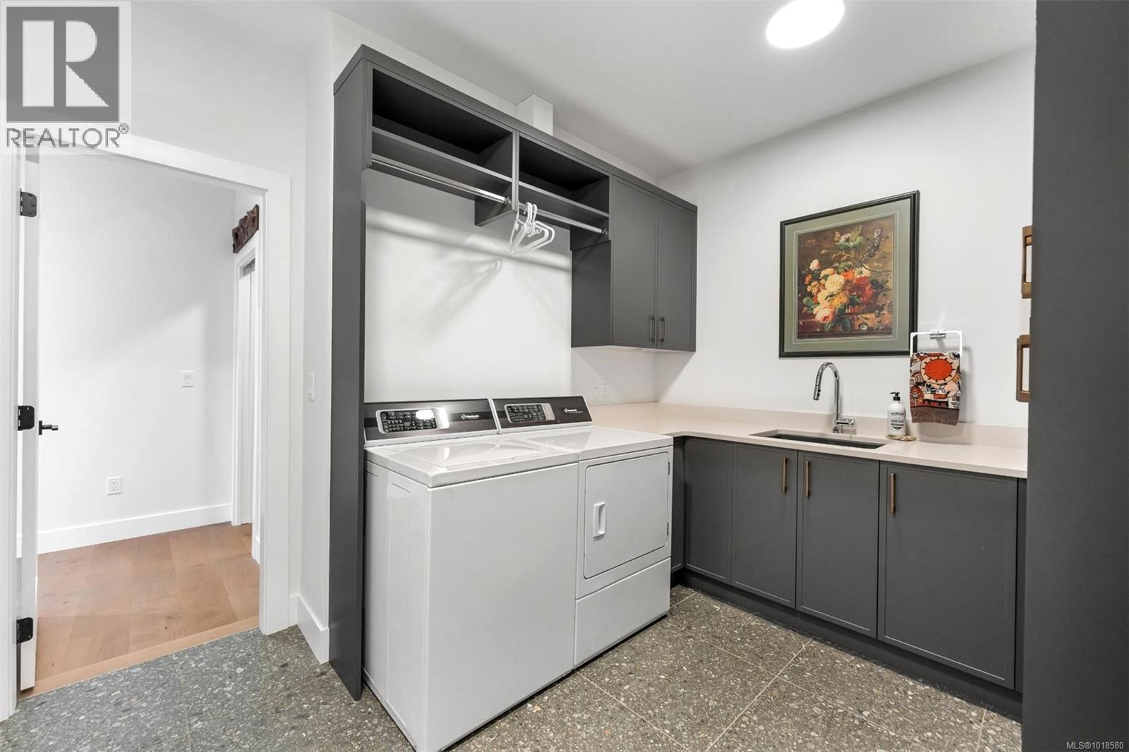  7210 Sea Cliff Road, Sooke