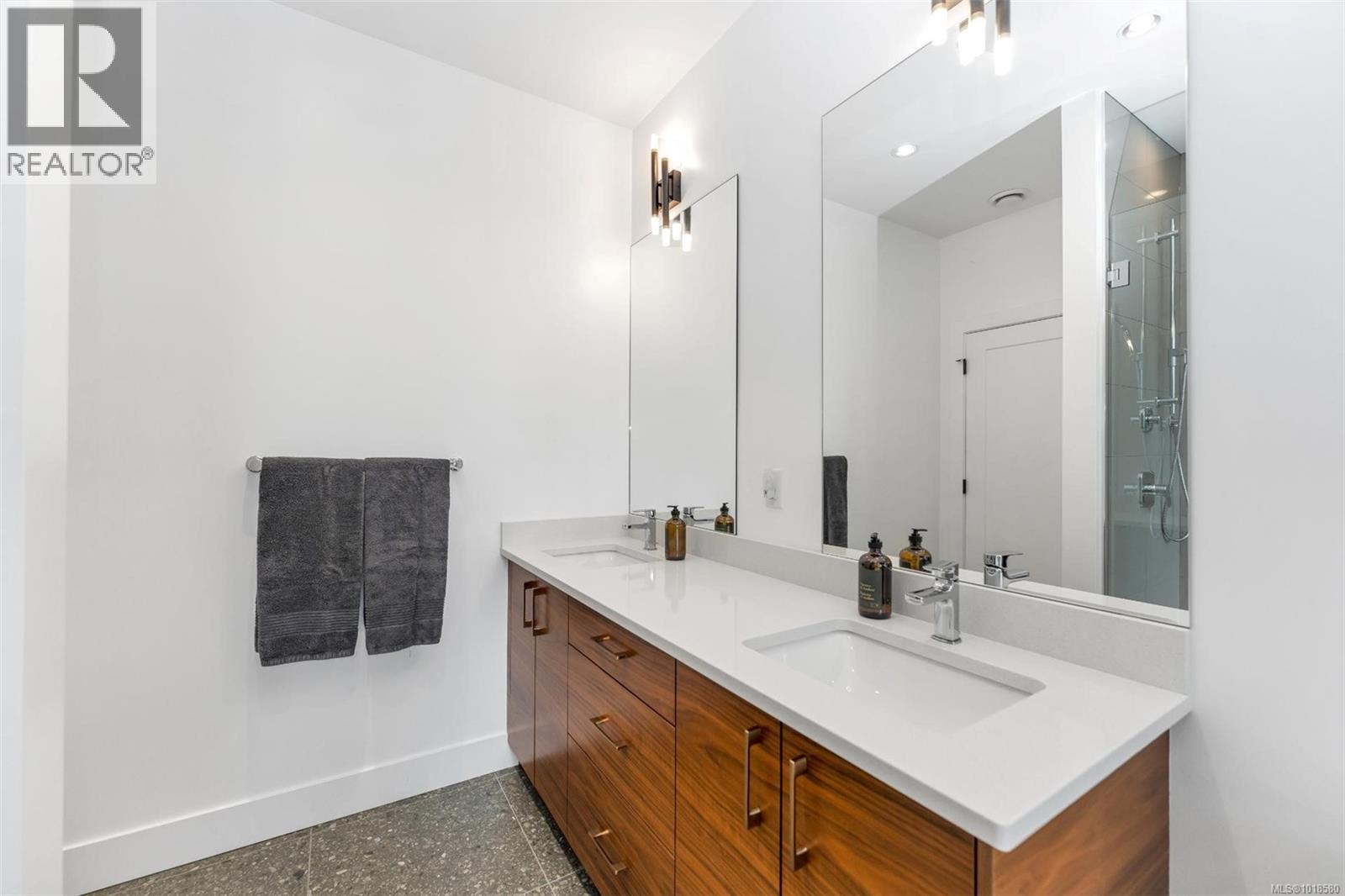  7210 Sea Cliff Road, Sooke