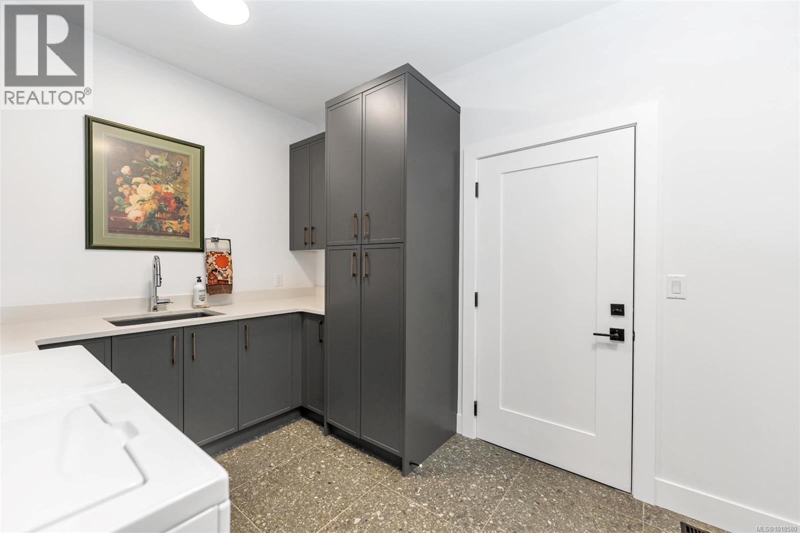  7210 Sea Cliff Road, Sooke