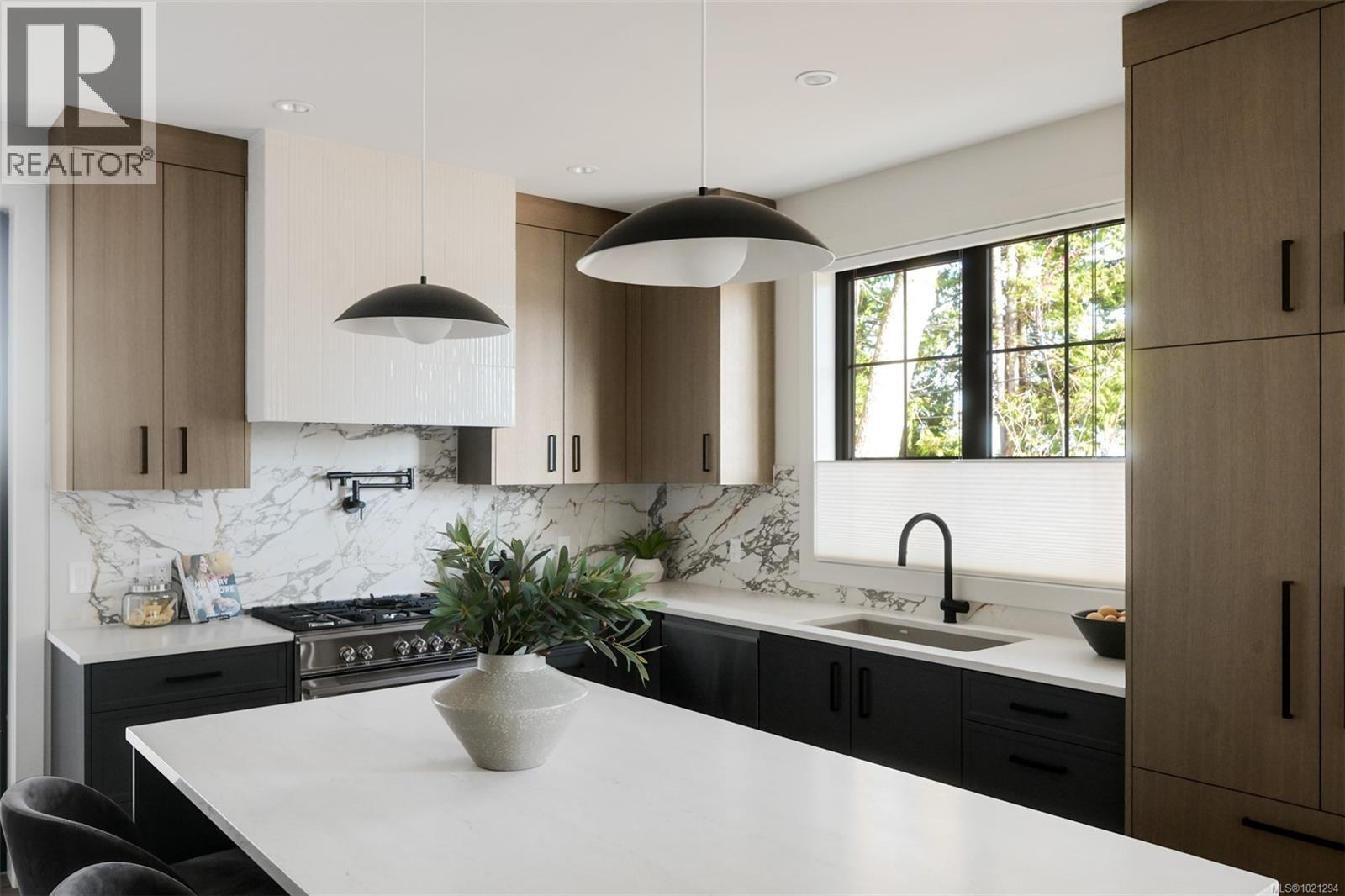 4 5032 Wesley Road, Saanich