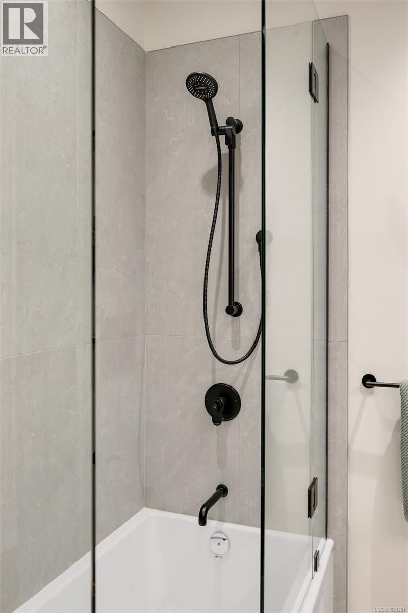 4 5032 Wesley Road, Saanich