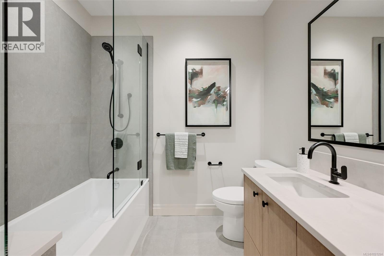 4 5032 Wesley Road, Saanich