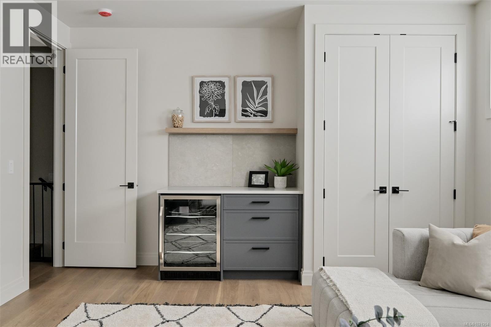 4 5032 Wesley Road, Saanich