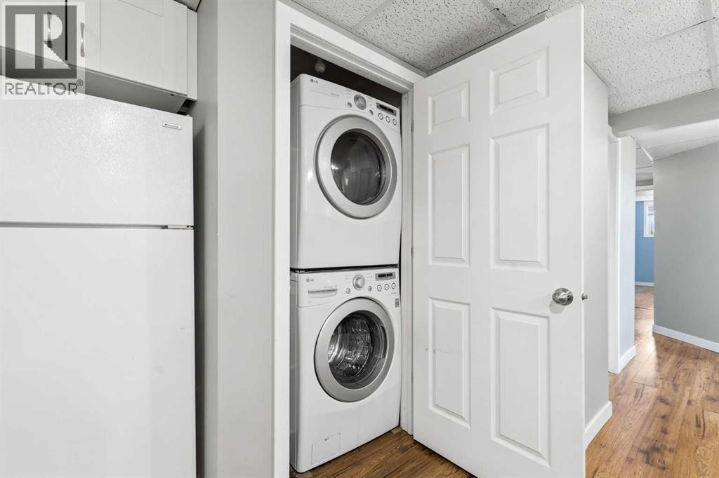 Single Family House Bi-level for Sale in  Woodfern Road SW Woodbine Calgary 