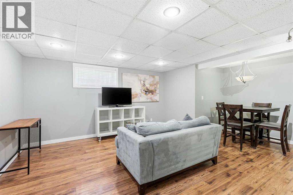 Single Family House Bi-level for Sale in  Woodfern Road SW Woodbine Calgary 