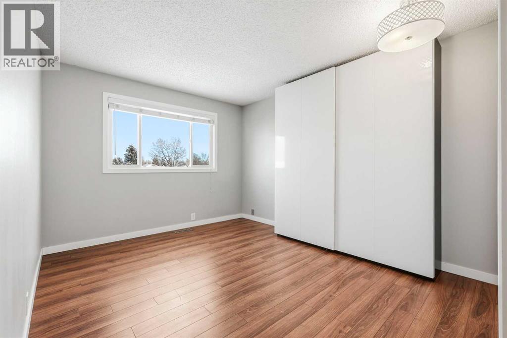 Single Family House Bi-level for Sale in  Woodfern Road SW Woodbine Calgary 