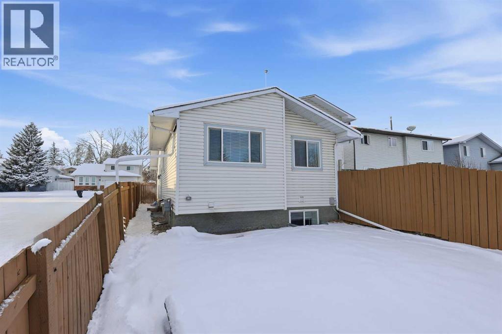 Single Family House Bi-level for Sale in  Woodfern Road SW Woodbine Calgary 