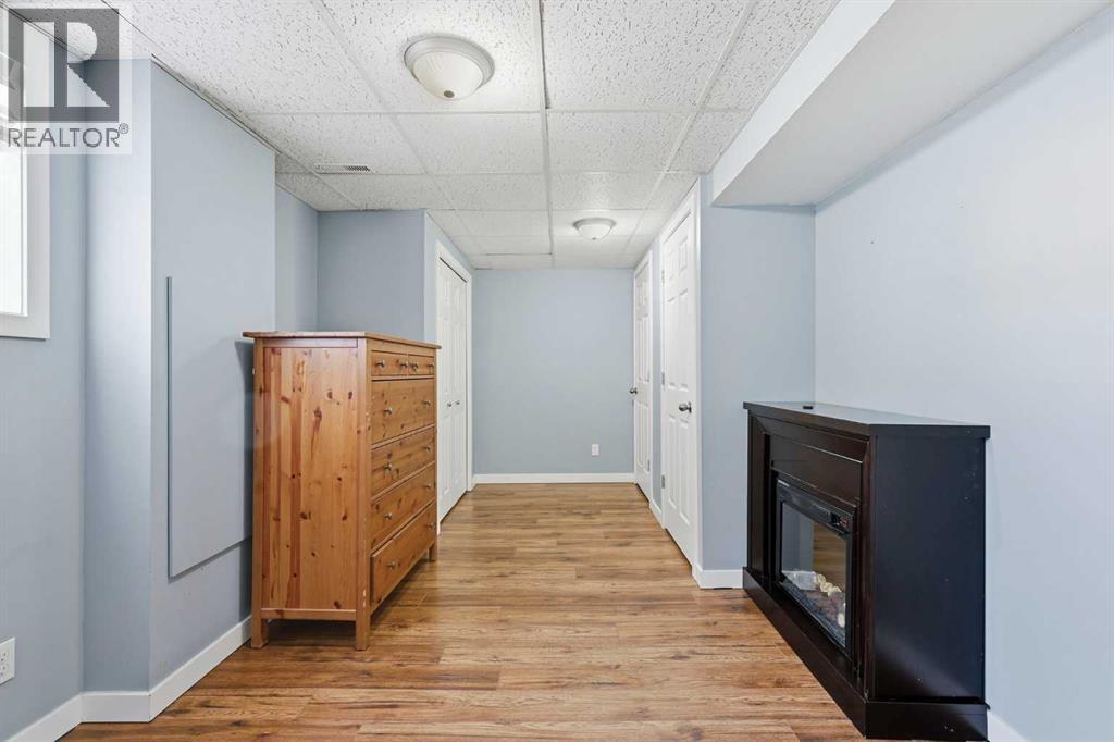 Single Family House Bi-level for Sale in  Woodfern Road SW Woodbine Calgary 