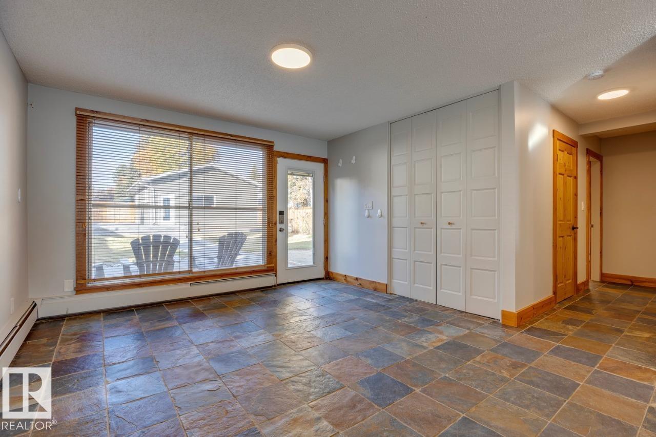 129 1 AV, Rural Parkland County