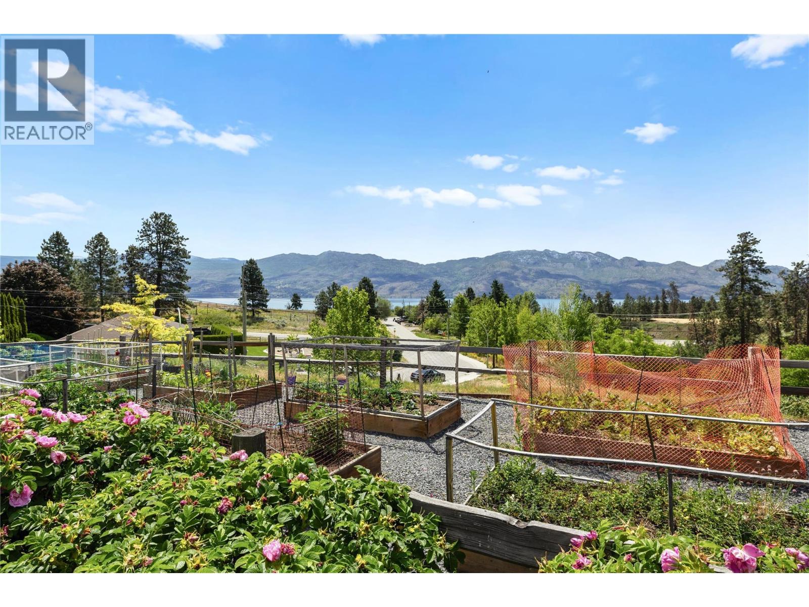 303 2250 Majoros Road, West Kelowna
