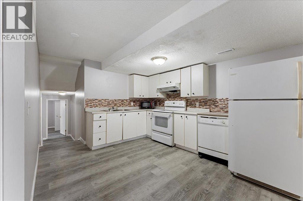 Single Family House 4 Level for Sale in  Martinvalley Place NE Martindale Calgary 