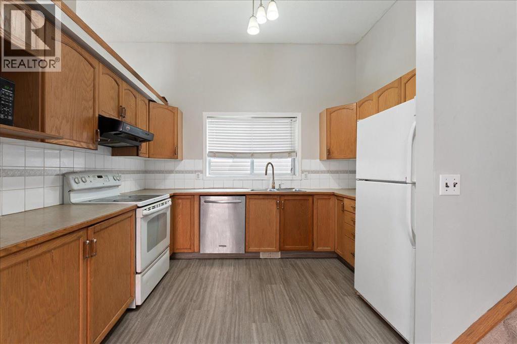 Single Family House 4 Level for Sale in  Martinvalley Place NE Martindale Calgary 