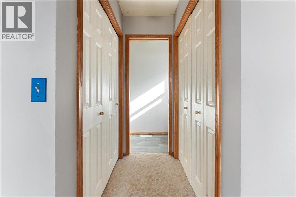 Single Family House 4 Level for Sale in  Martinvalley Place NE Martindale Calgary 