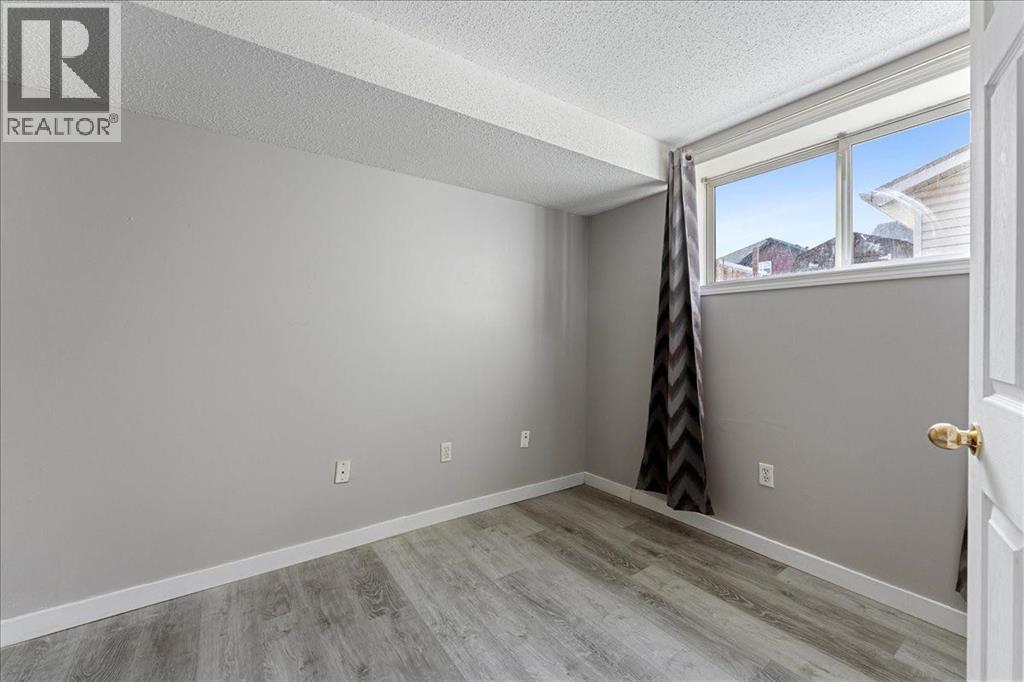 Single Family House 4 Level for Sale in  Martinvalley Place NE Martindale Calgary 