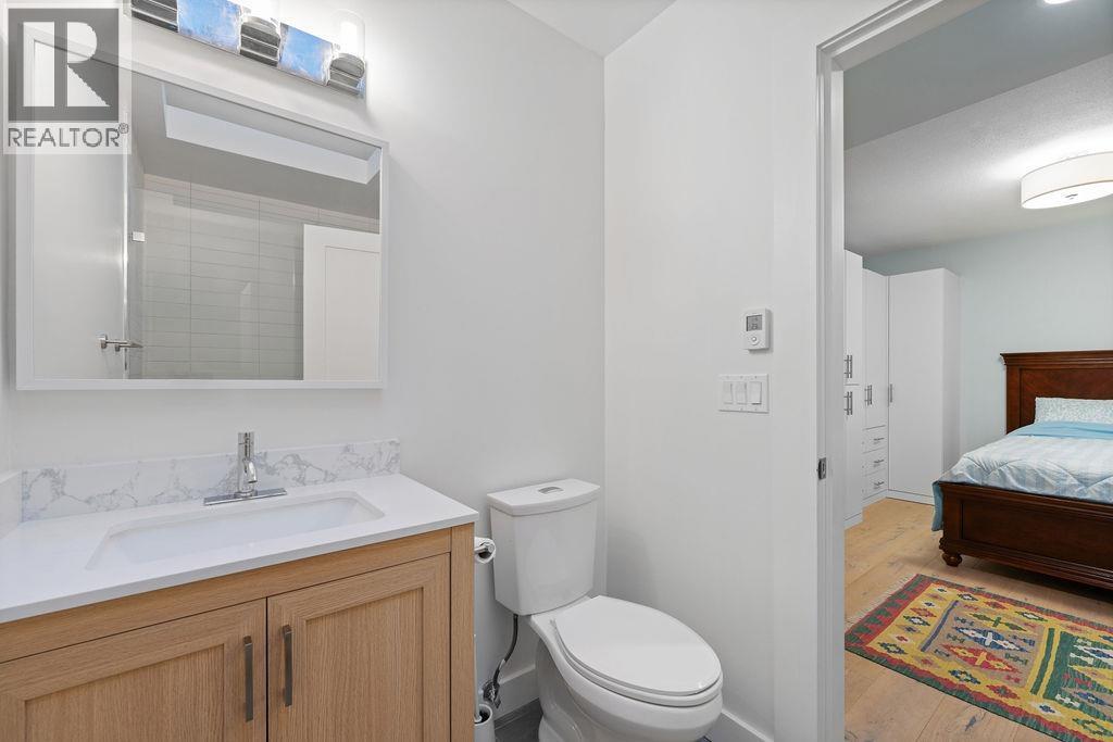 1436 GRAND BOULEVARD, North Vancouver