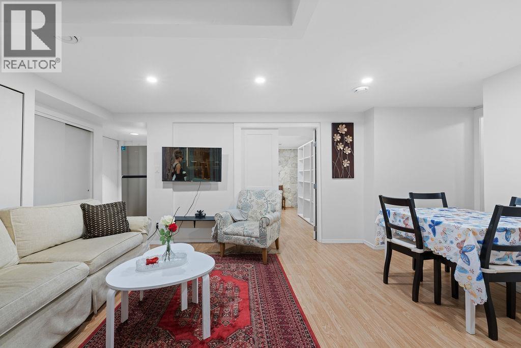 1436 GRAND BOULEVARD, North Vancouver