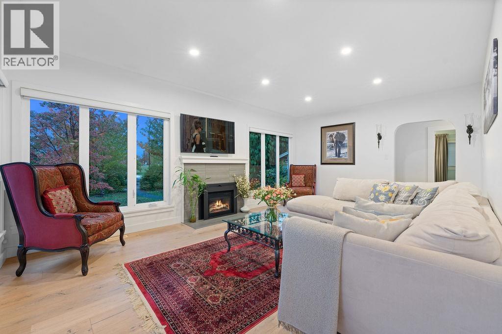 1436 GRAND BOULEVARD, North Vancouver