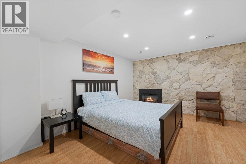 1436 GRAND BOULEVARD, North Vancouver