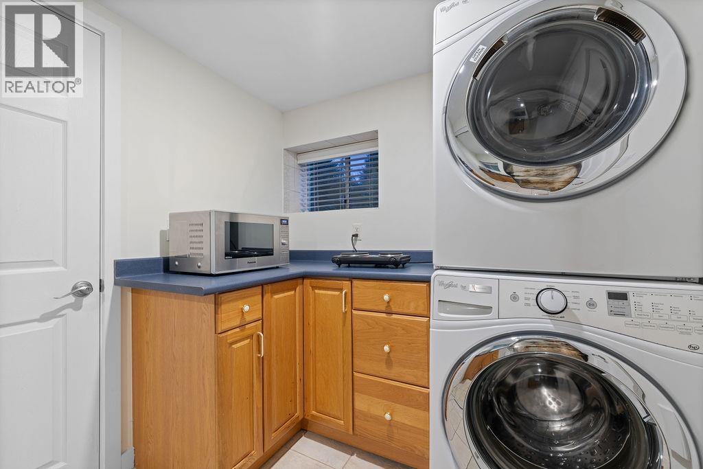 1436 GRAND BOULEVARD, North Vancouver