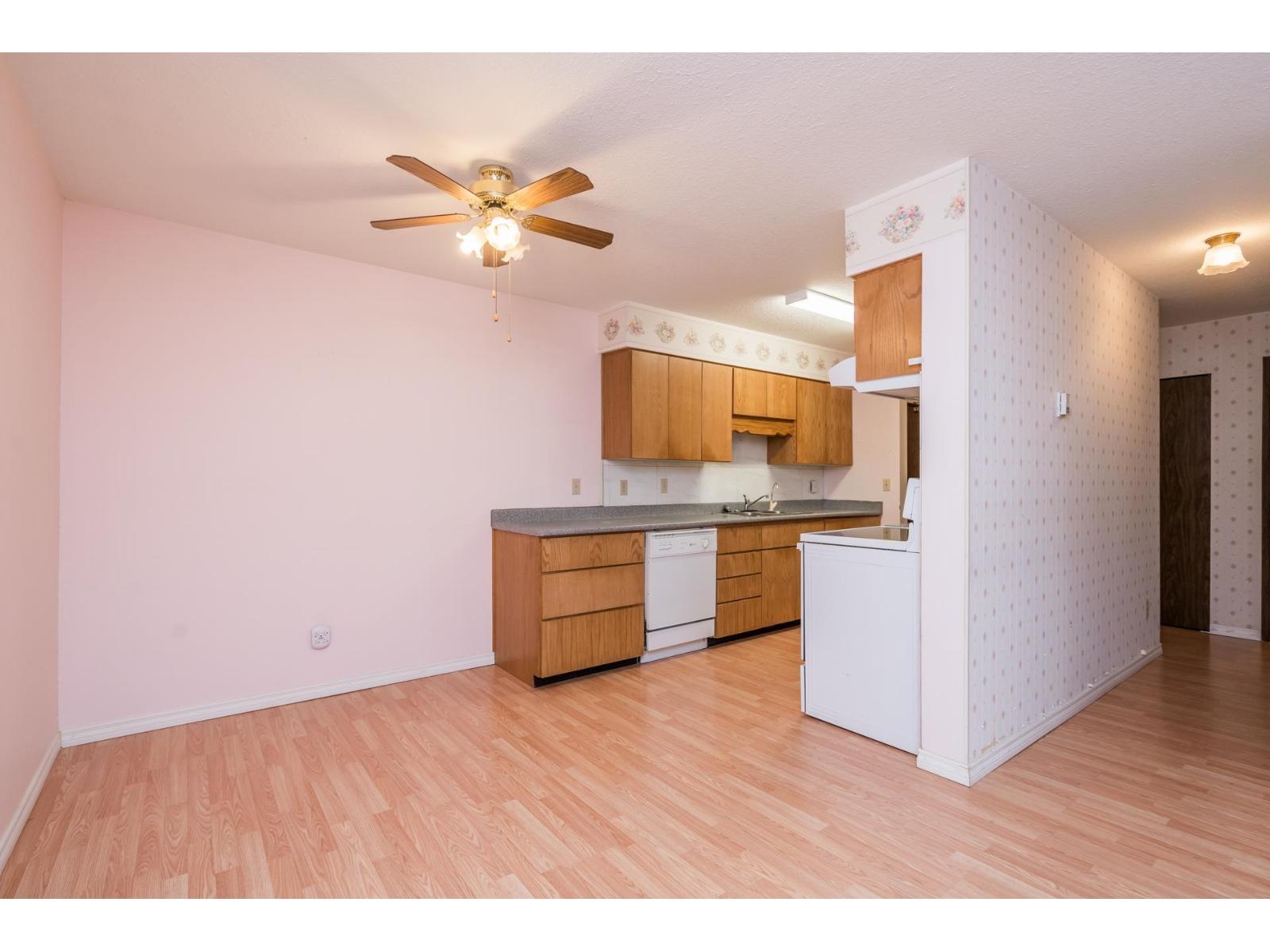 203 33369 OLD YALE ROAD, Abbotsford