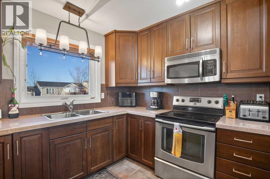 2 Holbrook Place, Sylvan Lake