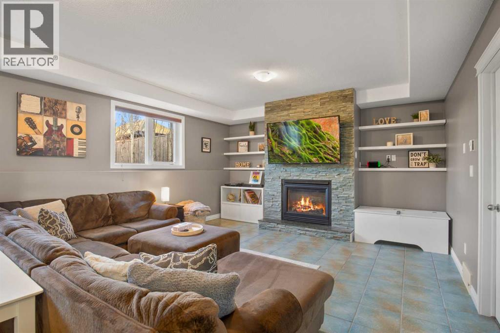 2 Holbrook Place, Sylvan Lake