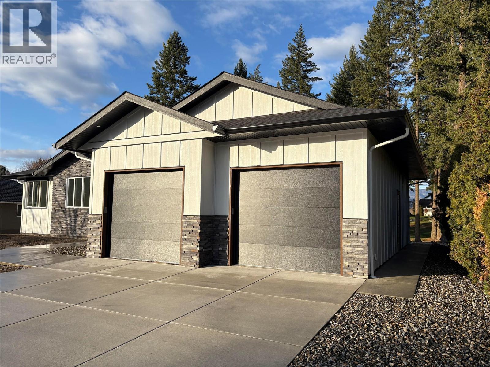  2520 Golf View Crescent, Blind Bay