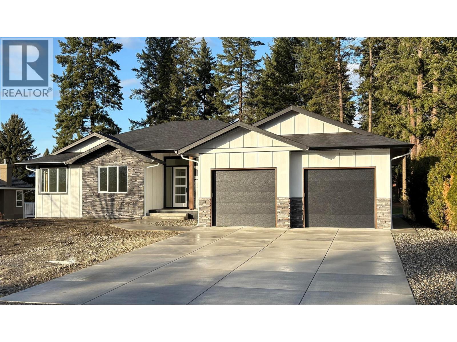  2520 Golf View Crescent, Blind Bay