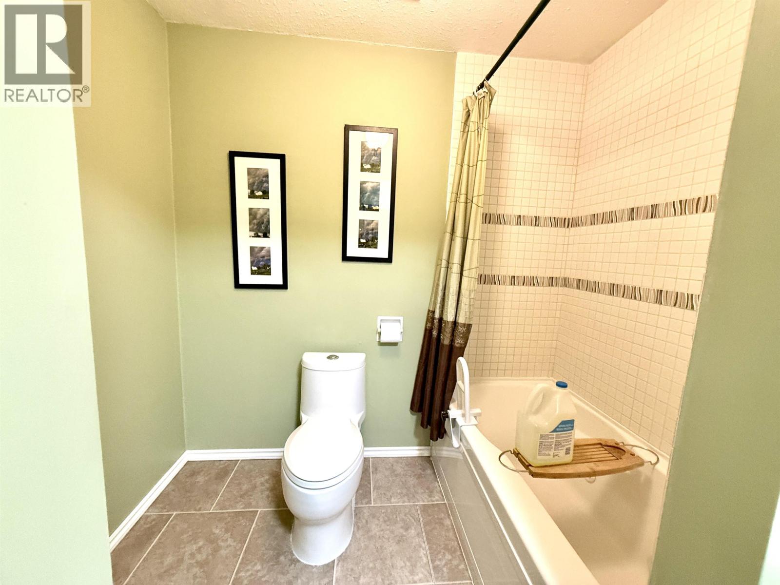 16795 HART HIGHWAY, Salmon Valley