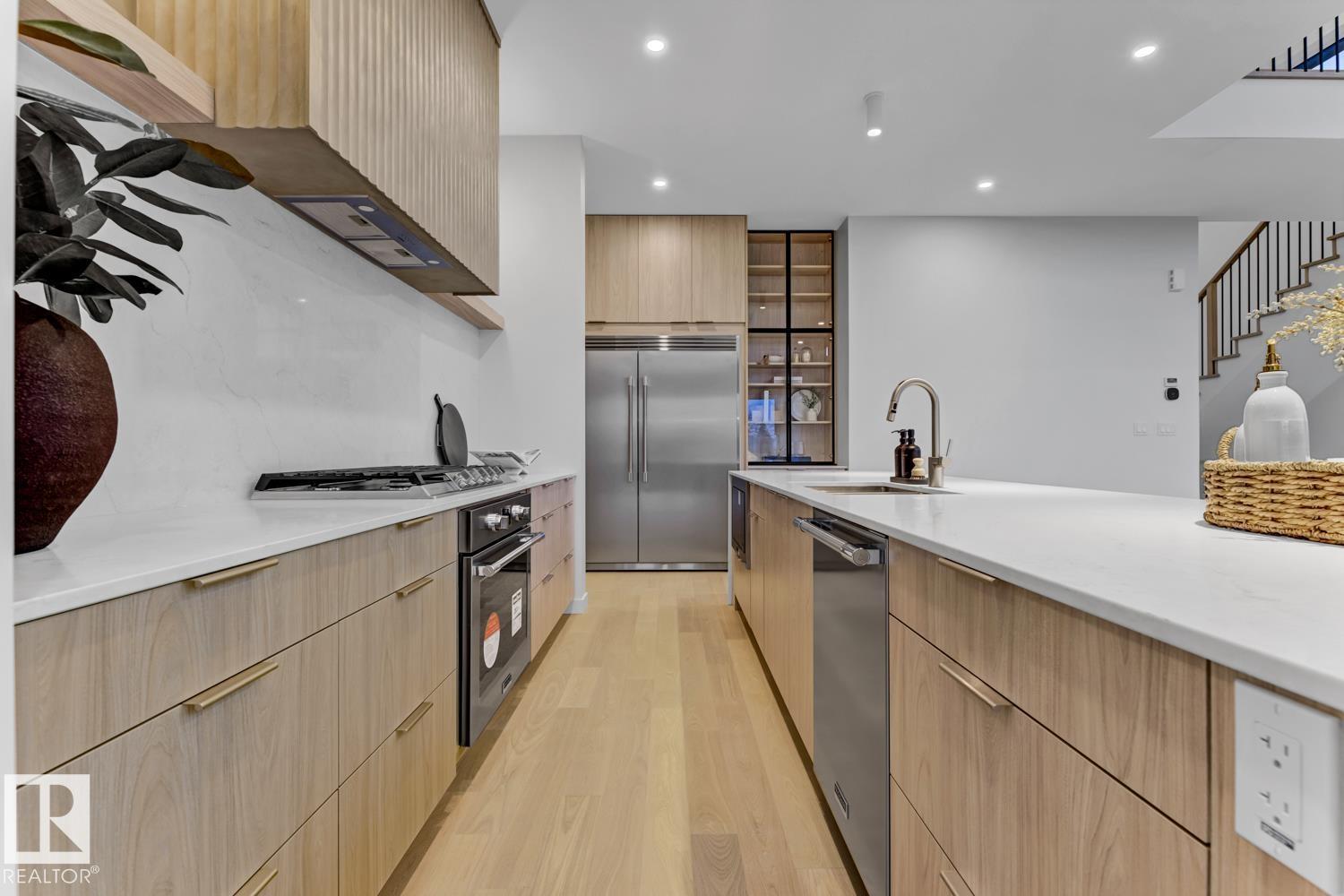 #7 6090 CRAWFORD DR SW, Edmonton