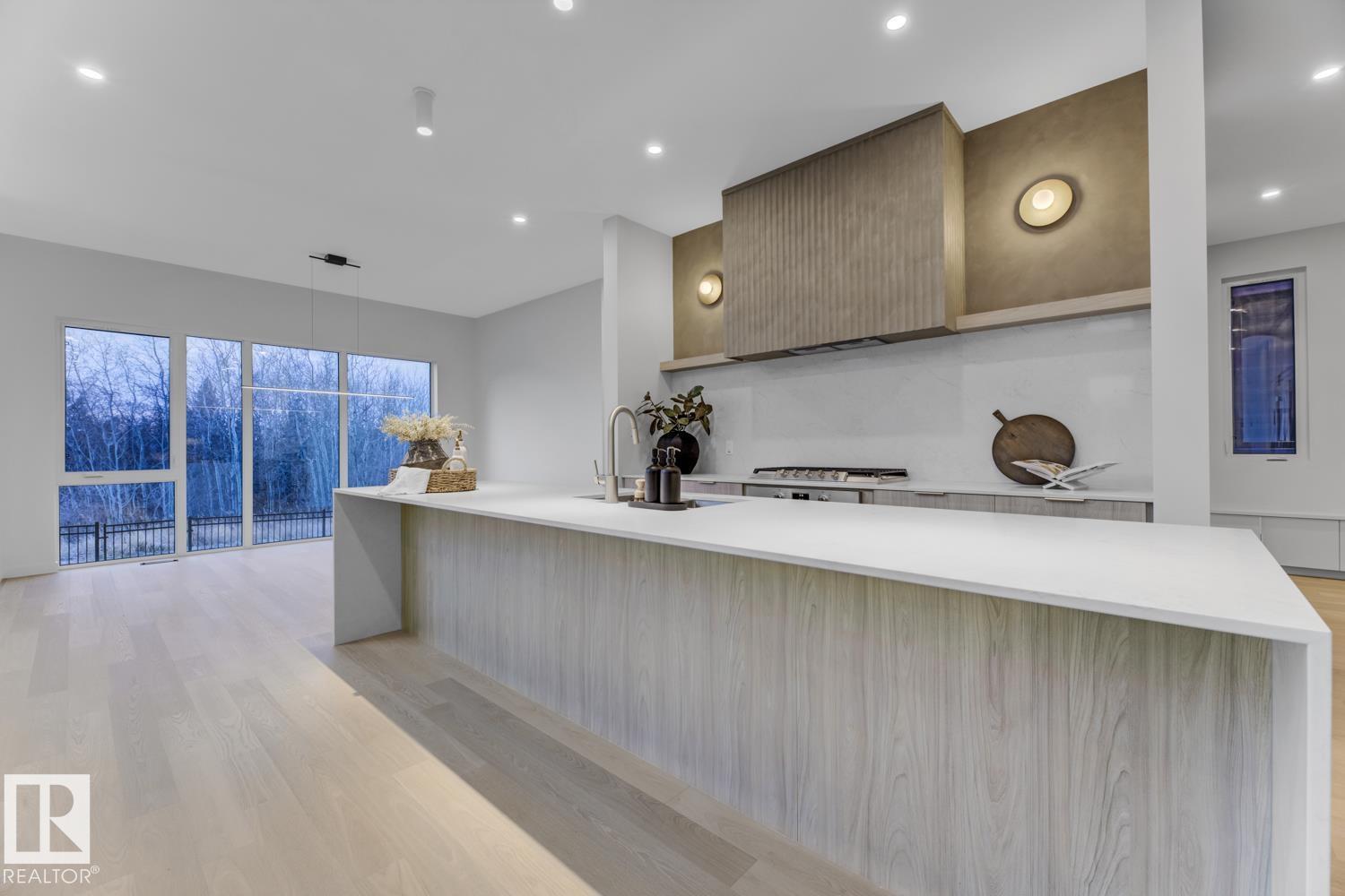 #7 6090 CRAWFORD DR SW, Edmonton