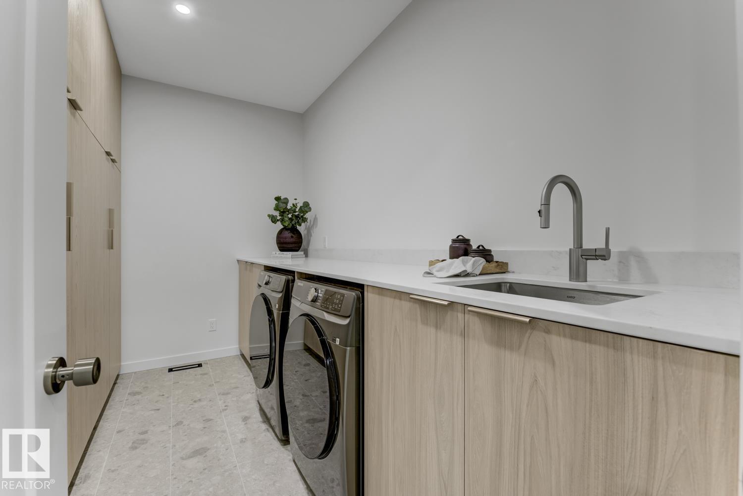 #7 6090 CRAWFORD DR SW, Edmonton