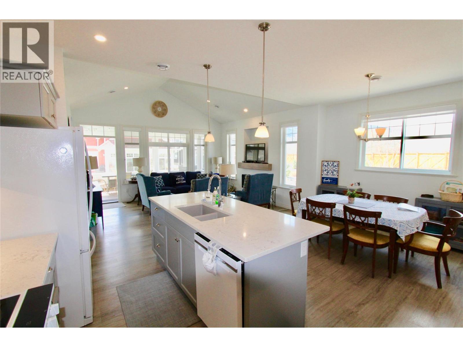 2450 Radio Tower Road Unit# 4, Oliver