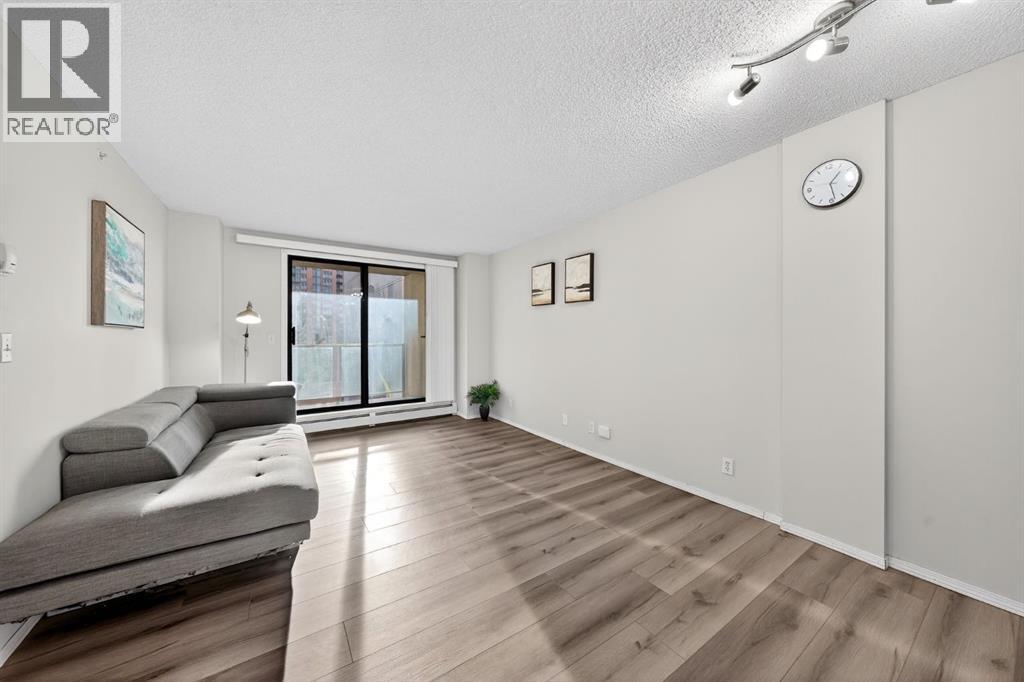 Single Family House for Sale in    Avenue SW Downtown West End Calgary 