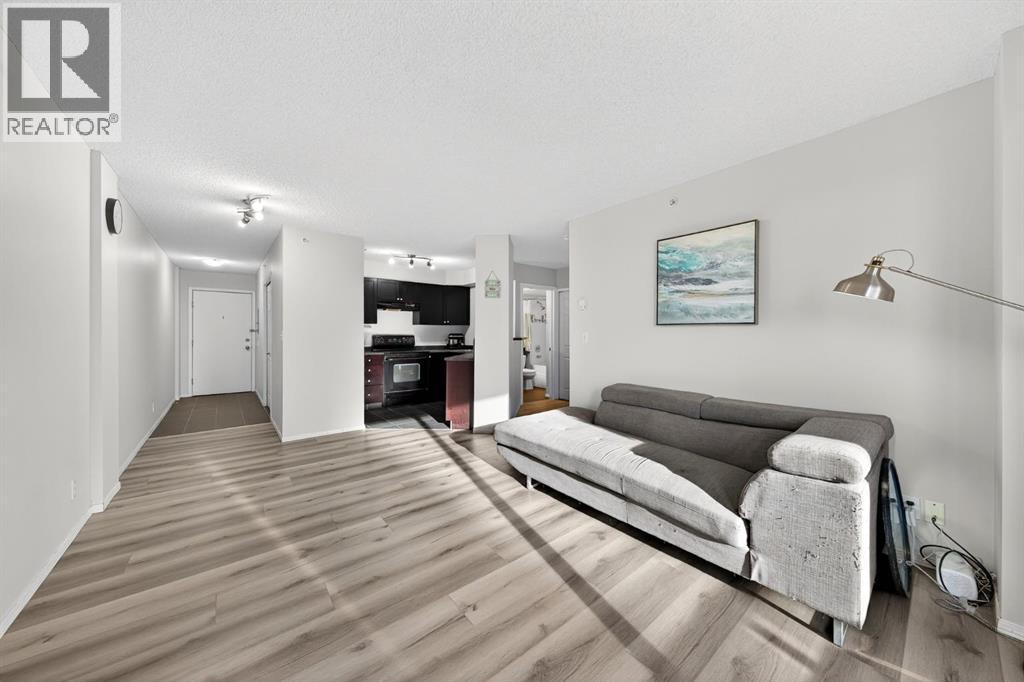 Single Family House for Sale in    Avenue SW Downtown West End Calgary 