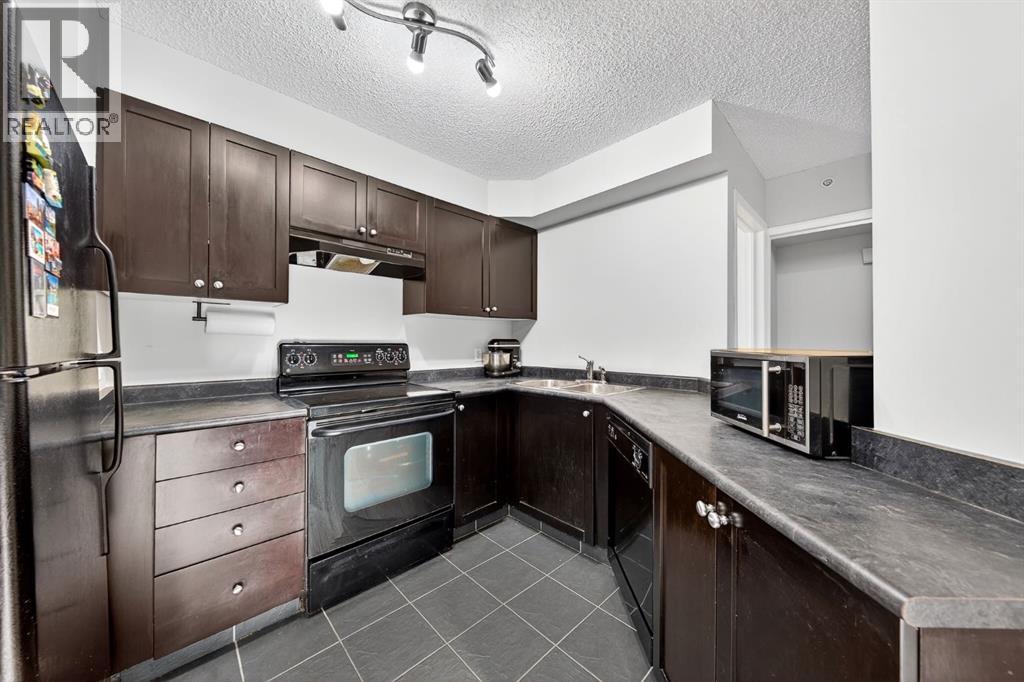 Single Family House for Sale in    Avenue SW Downtown West End Calgary 