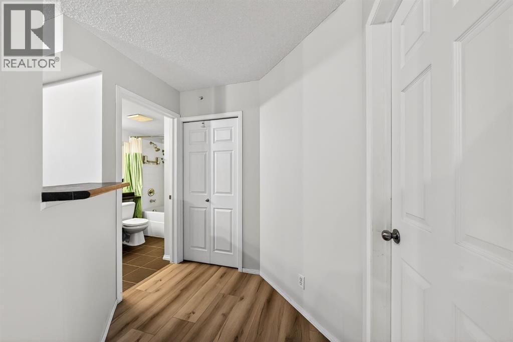 Single Family House for Sale in    Avenue SW Downtown West End Calgary 