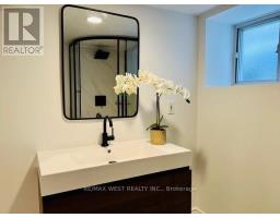 Bsmt - 27 Oakview Avenue, Toronto, ON M6P3J3 Photo 7
