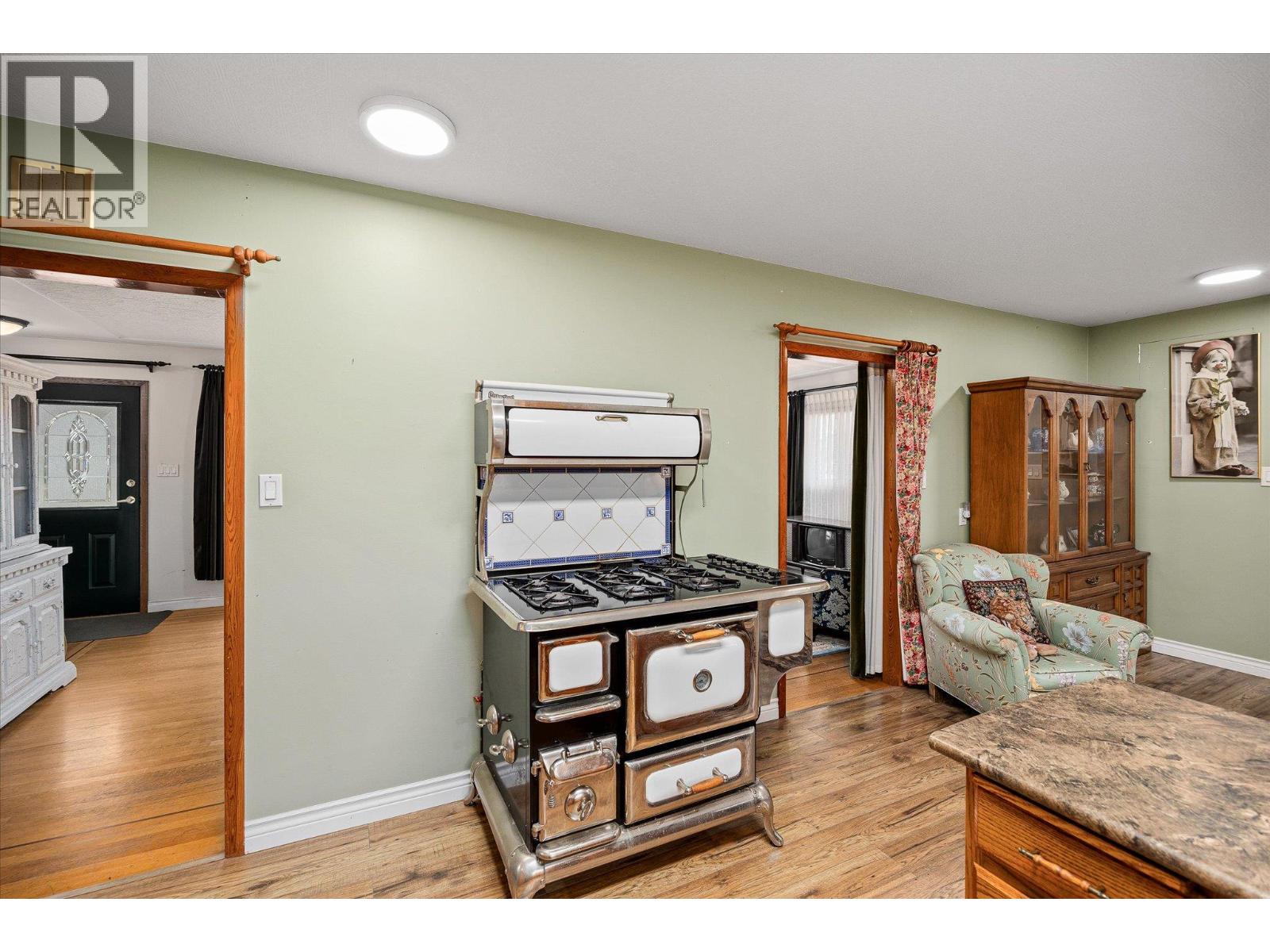  1190 Guisachan Road, Kelowna