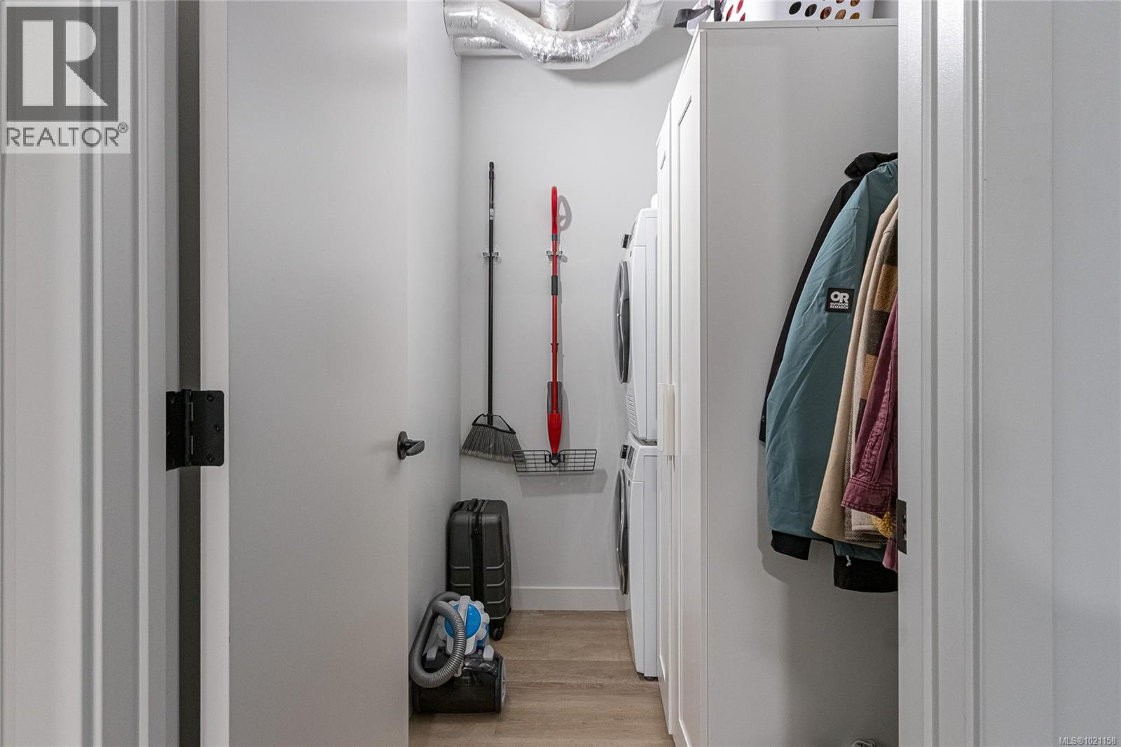 204 2465 Gateway Road, Langford