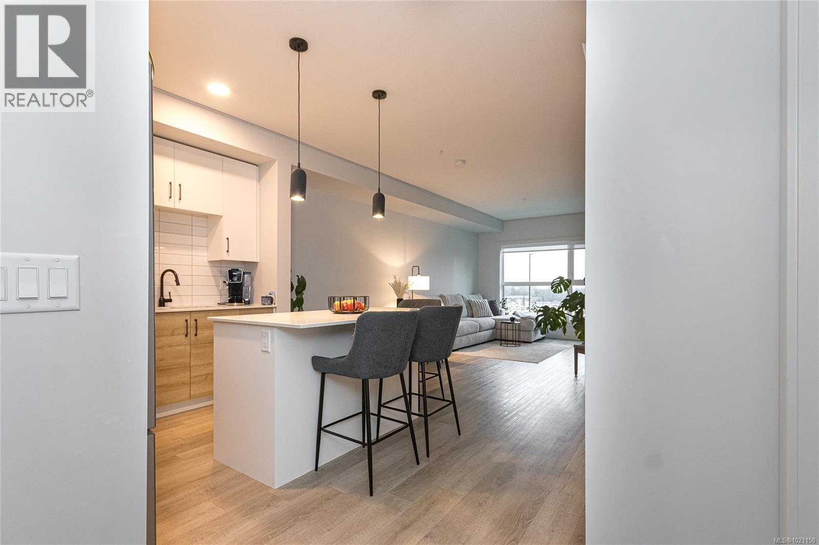 204 2465 Gateway Road, Langford